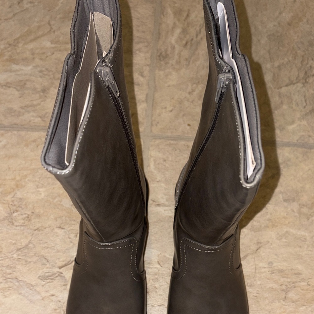 Dream Pairs size 9  Women's Grey Heeled Riding style Boots - Picture 5 of 13